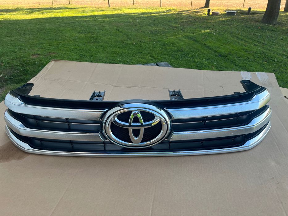 Grill atrapa Hilux