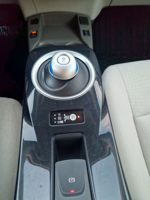 Nissan Leaf 2012рік 112т.км Батарея 10/12