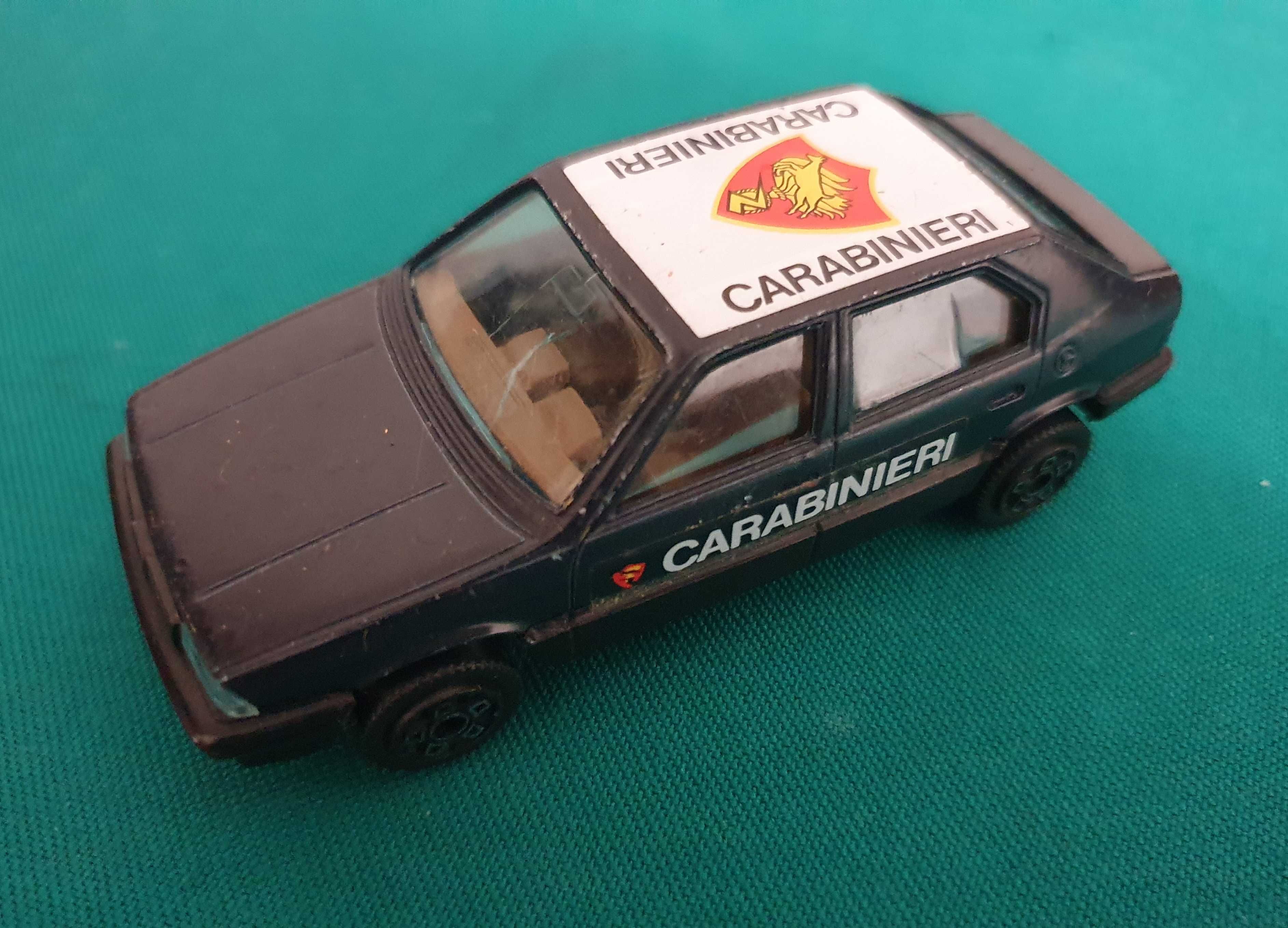 Alfa romeo 33 CARABINIERI - 1/43 BURAGO - Anos 80 - ITALY - RARO