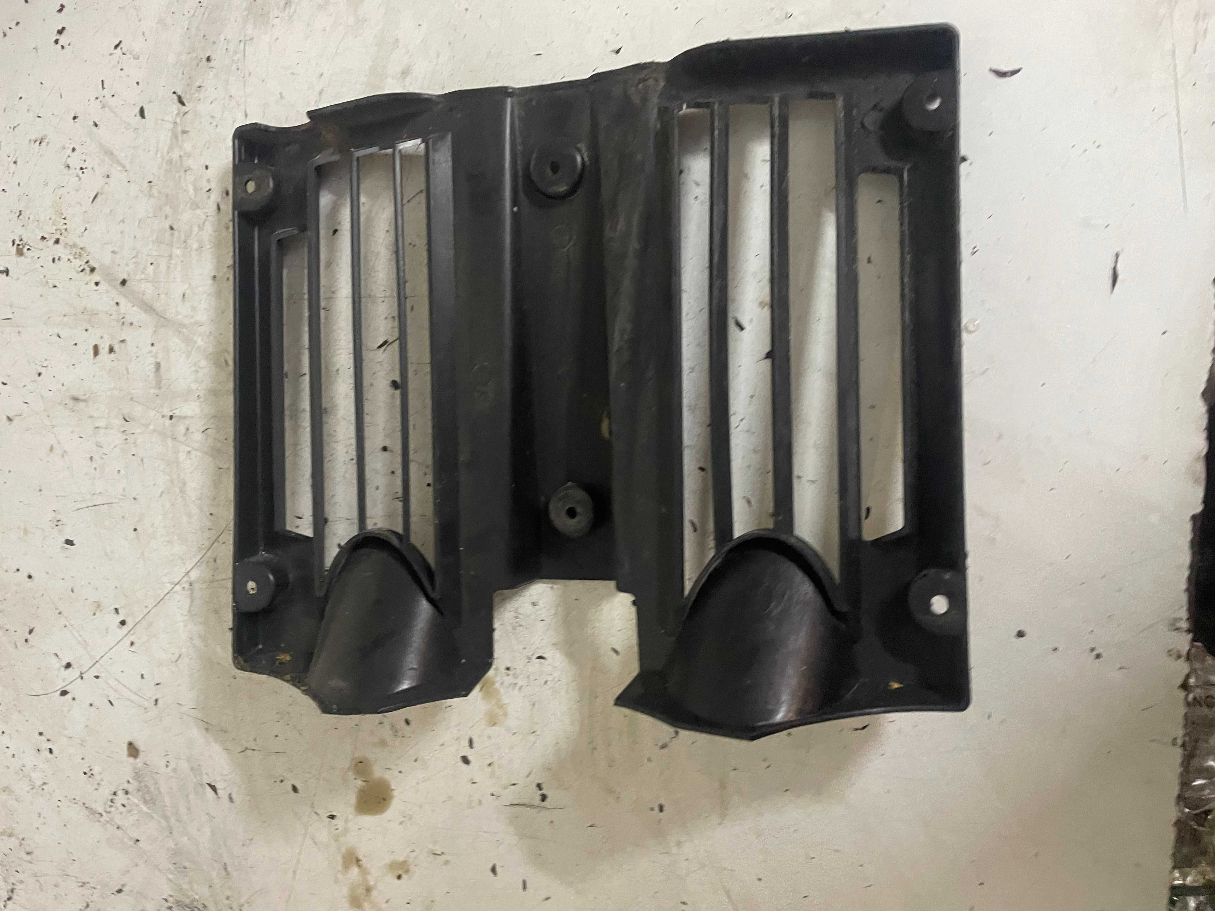 Generic trigger sm 50 osłona chłodnicy owiewka