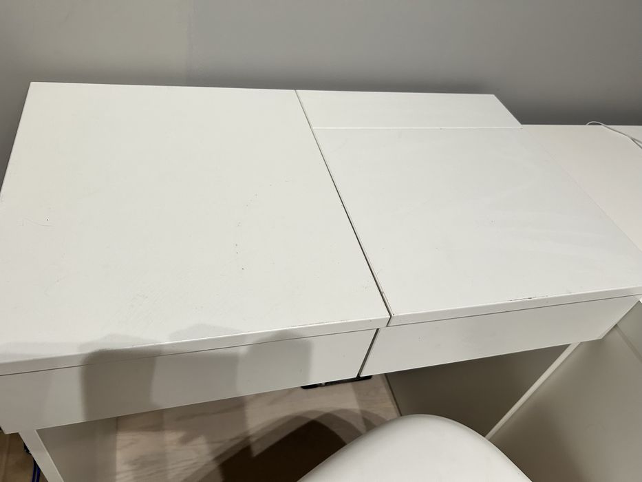 Туалетний стрлик Брімнес та стілець ІКЕА