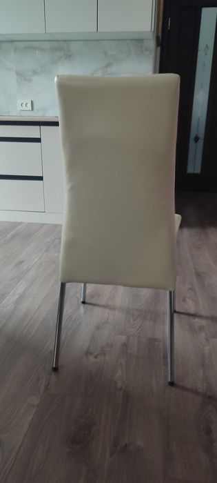 Продам стільці в ідеальному стані, оббивка кожзам
