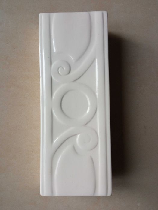 Nawilżacz powietrza ceramiczny płaski do mocowania na grzejniku Relief