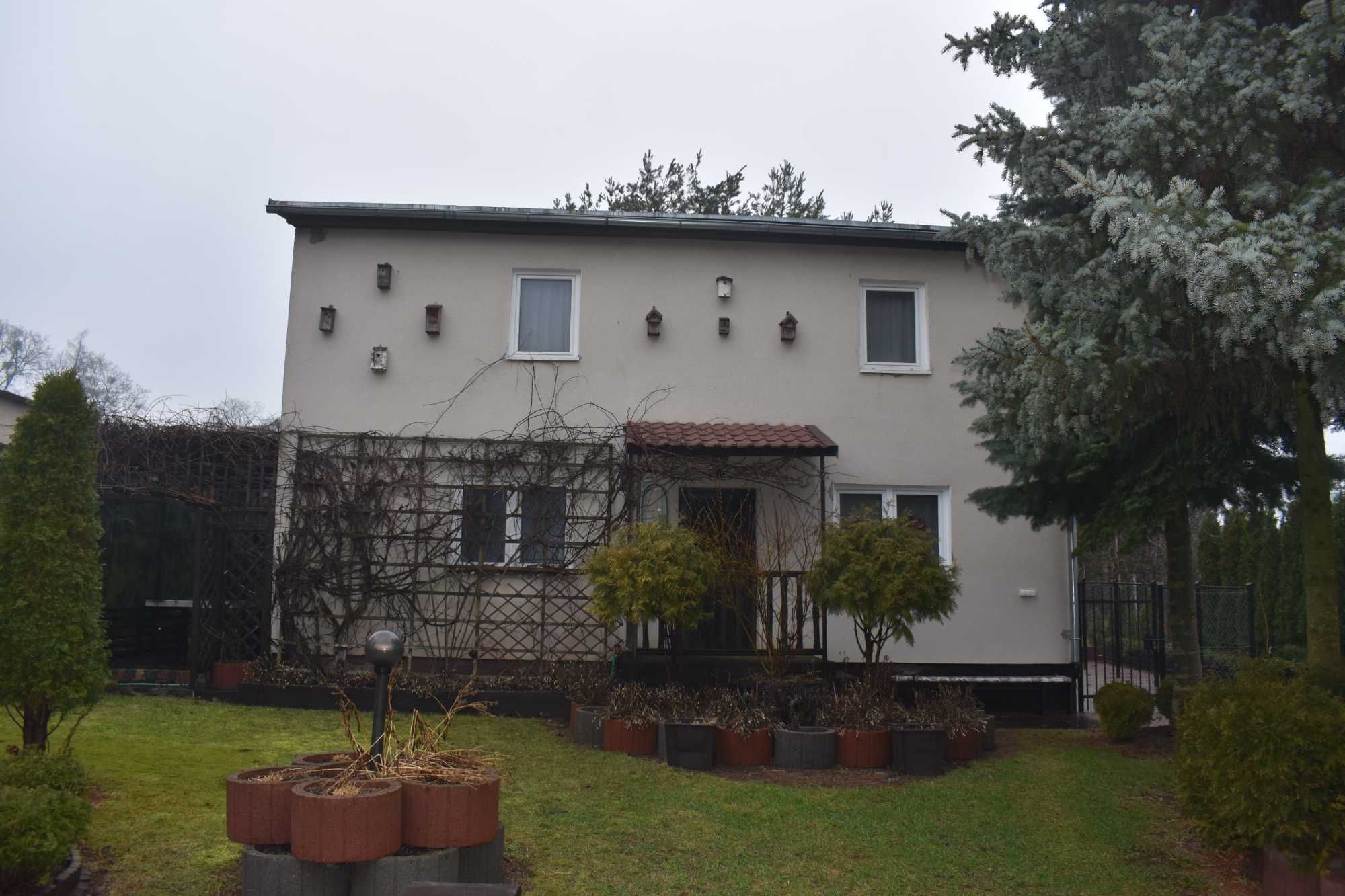 Dom jednorodzinny 85m2 + budynek gospodarczy 57m2 na Mazurach