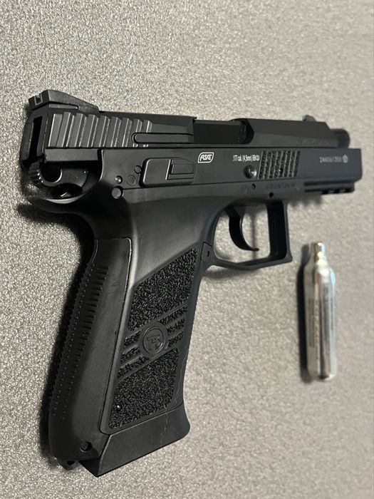Pistola CZ 4.5mm Nova