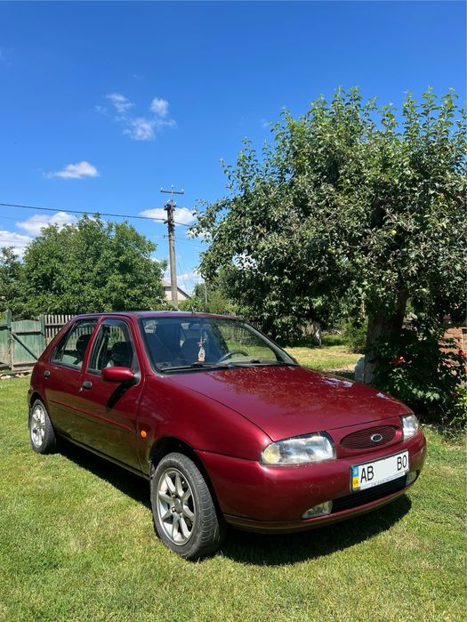 Ford Fiesta 1996 1.4 16V машина