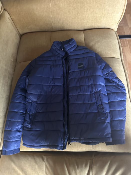 Продам чоловічу курточку Boss