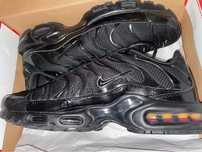 Sneaker Essential Nike Air Max Plus TN in Classic Black 46