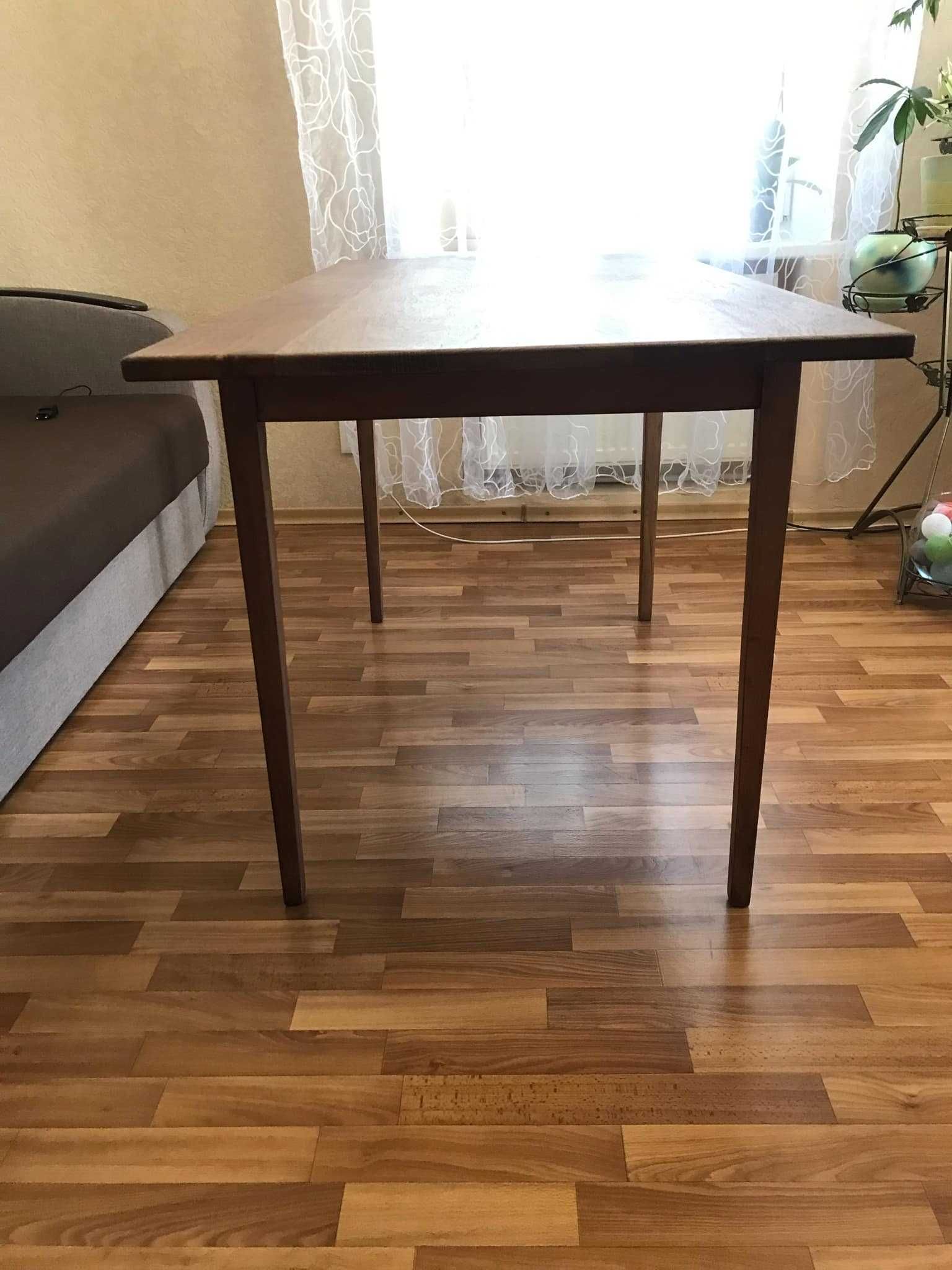 Обідній стіл з дуба