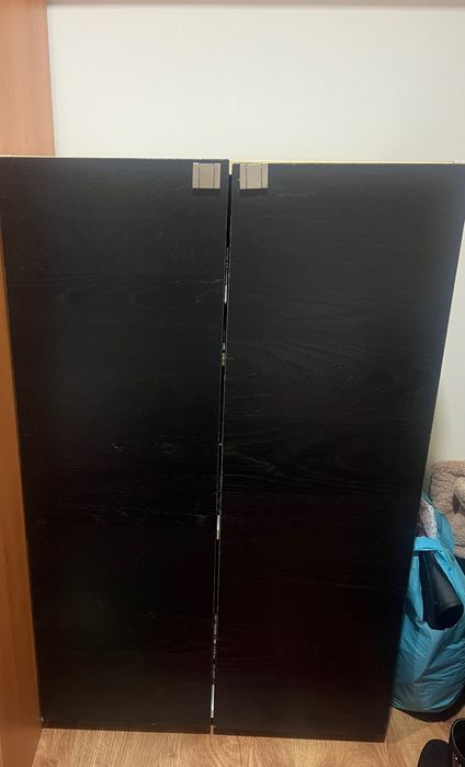 Móvel com duas portas preto