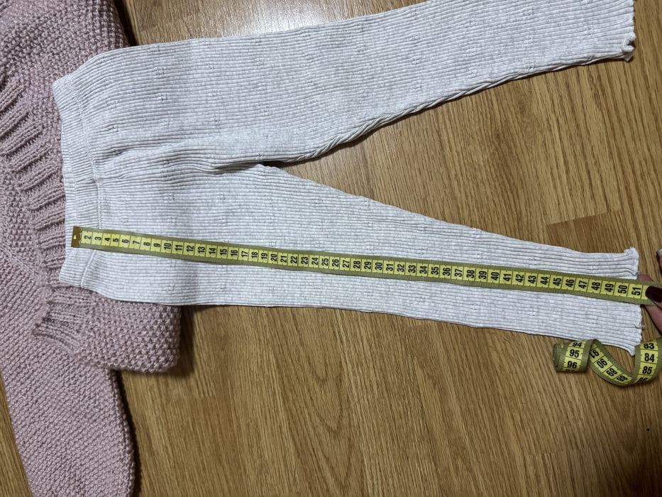 Светри на дівчинку  , 3 роки, вязані , стильні