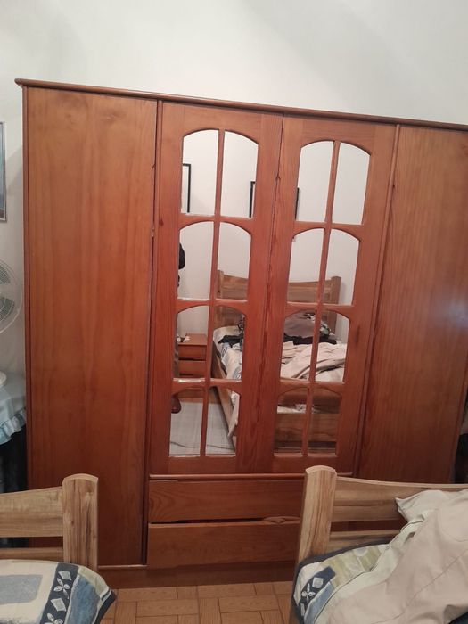 Roupeiro linhas direitas