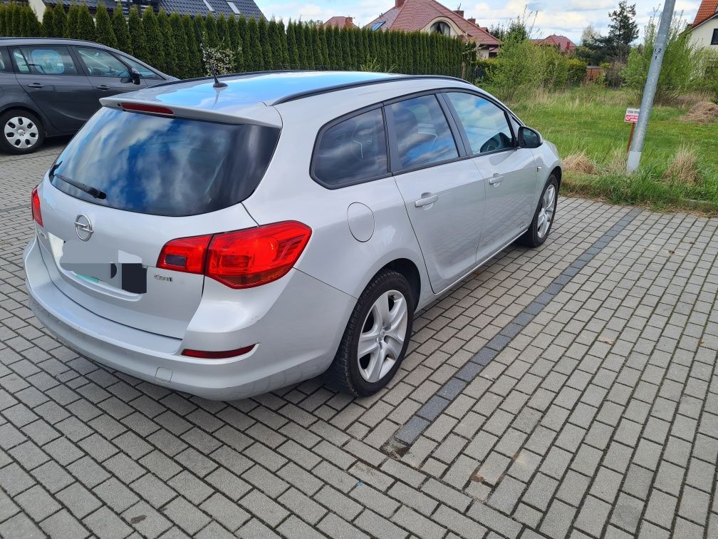 Opel Astra J 2011 1.7 sport tourer