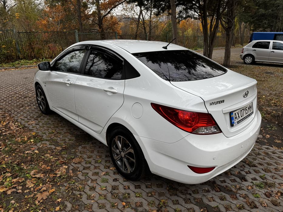 Hyundai Accent 2012