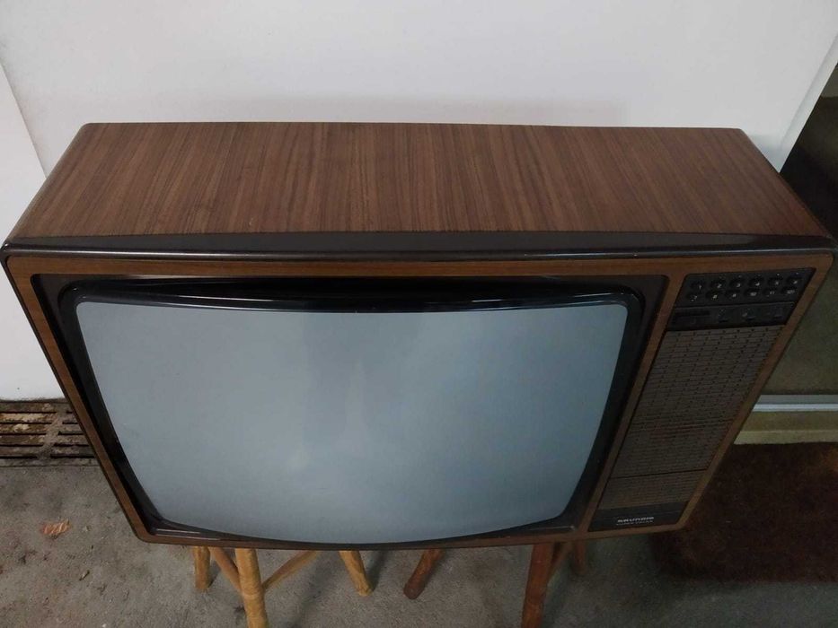 Televisão Vintage Grundig Super Color