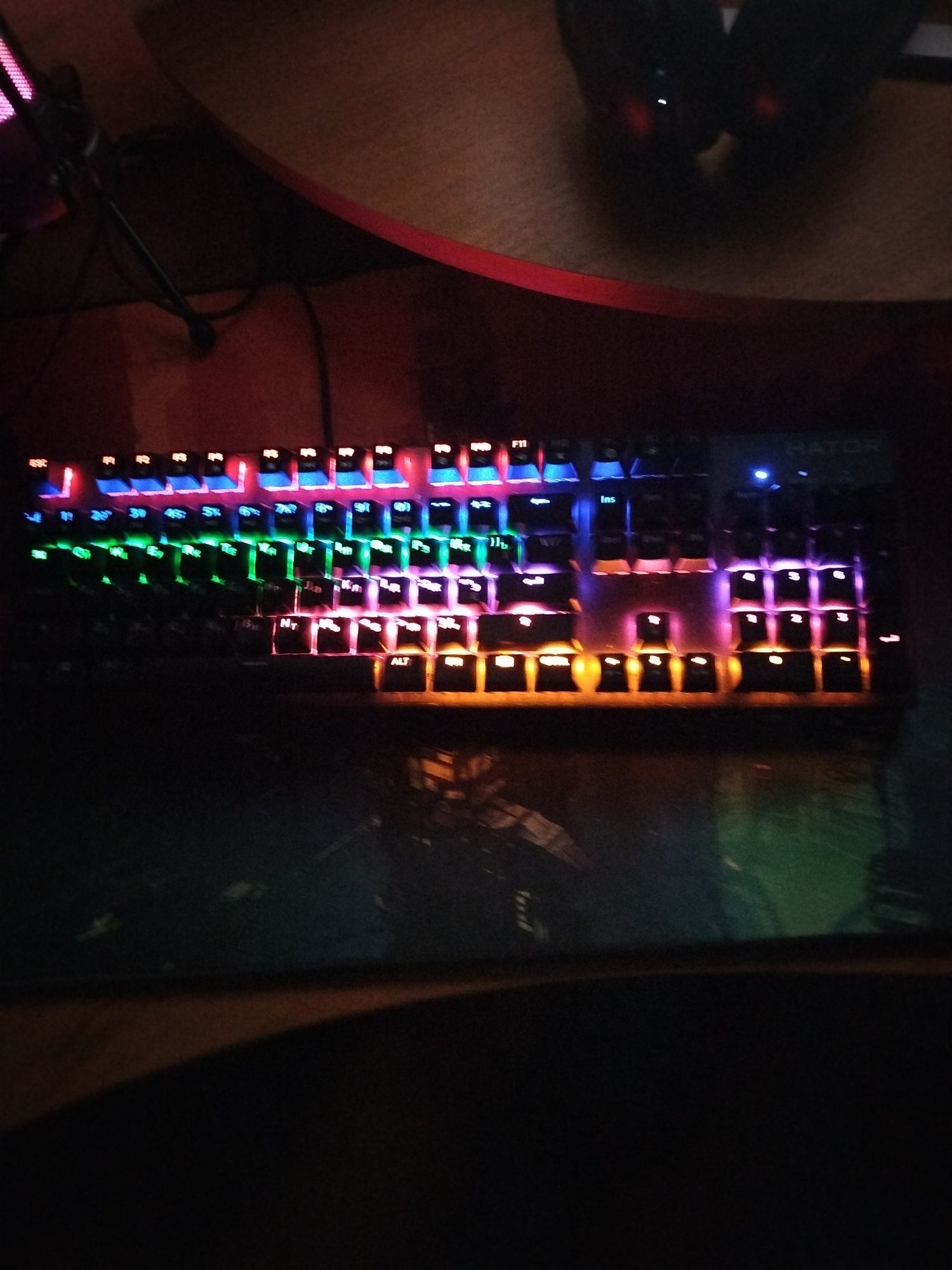 Продам клавіатуру Hator Starfall Rainbow Origin Red до комп'ютера