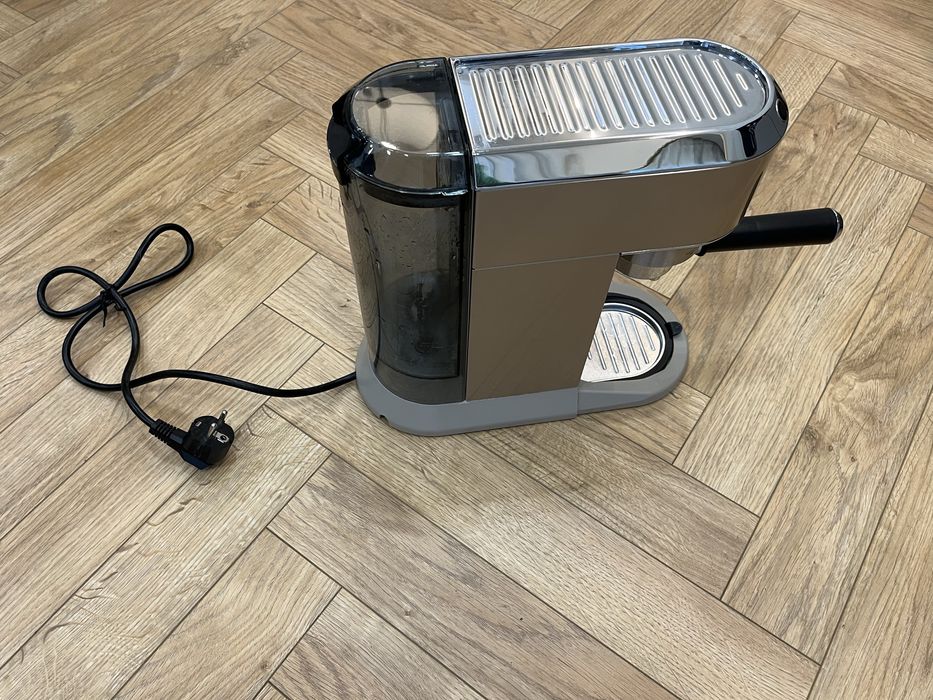 DeLonghi Dedica EC 685 W кавоварка, кавомашина.