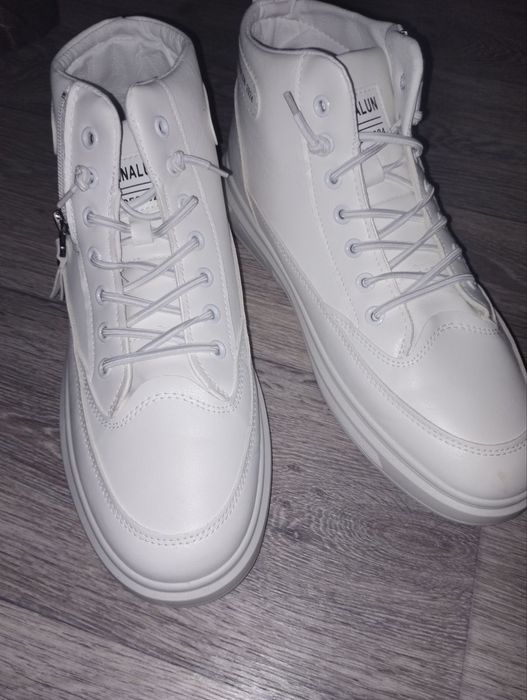 Продам новые высокие красовки, белые, кожзам, 43 р.