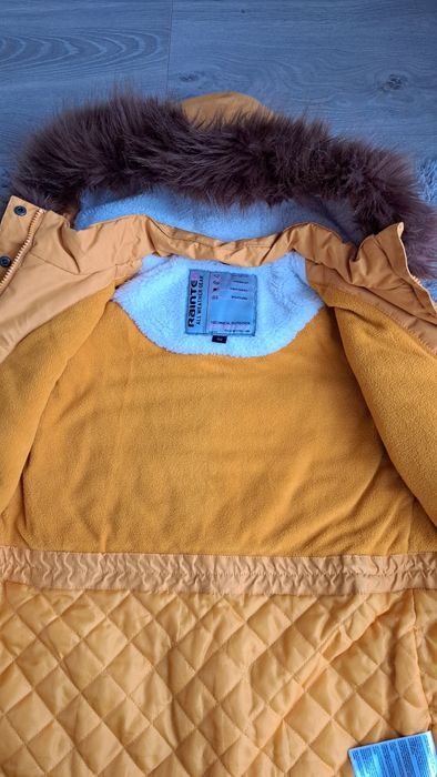 Зимова куртка парка для дівчинки.