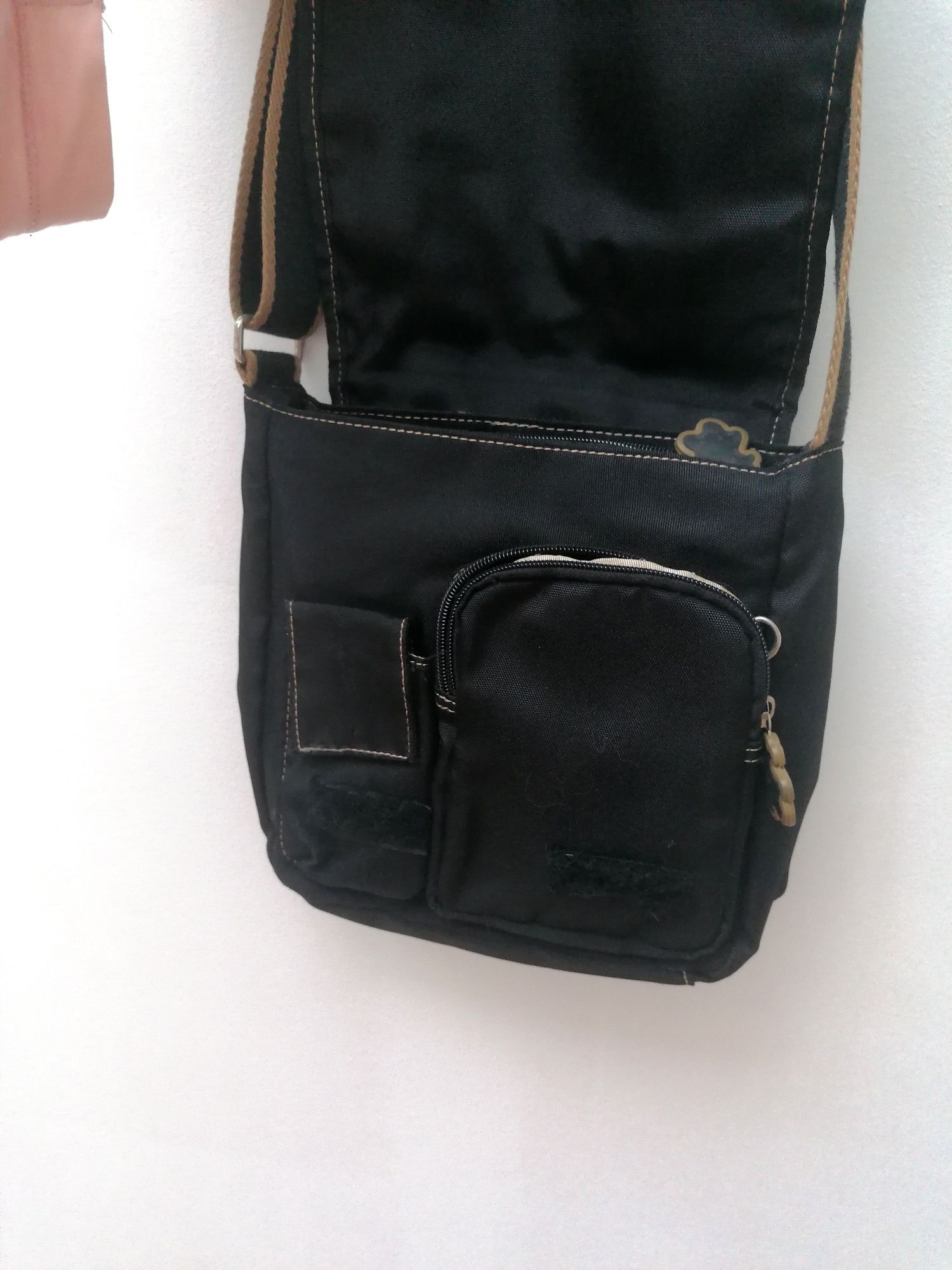 Bolsa Preta a Tiracolo