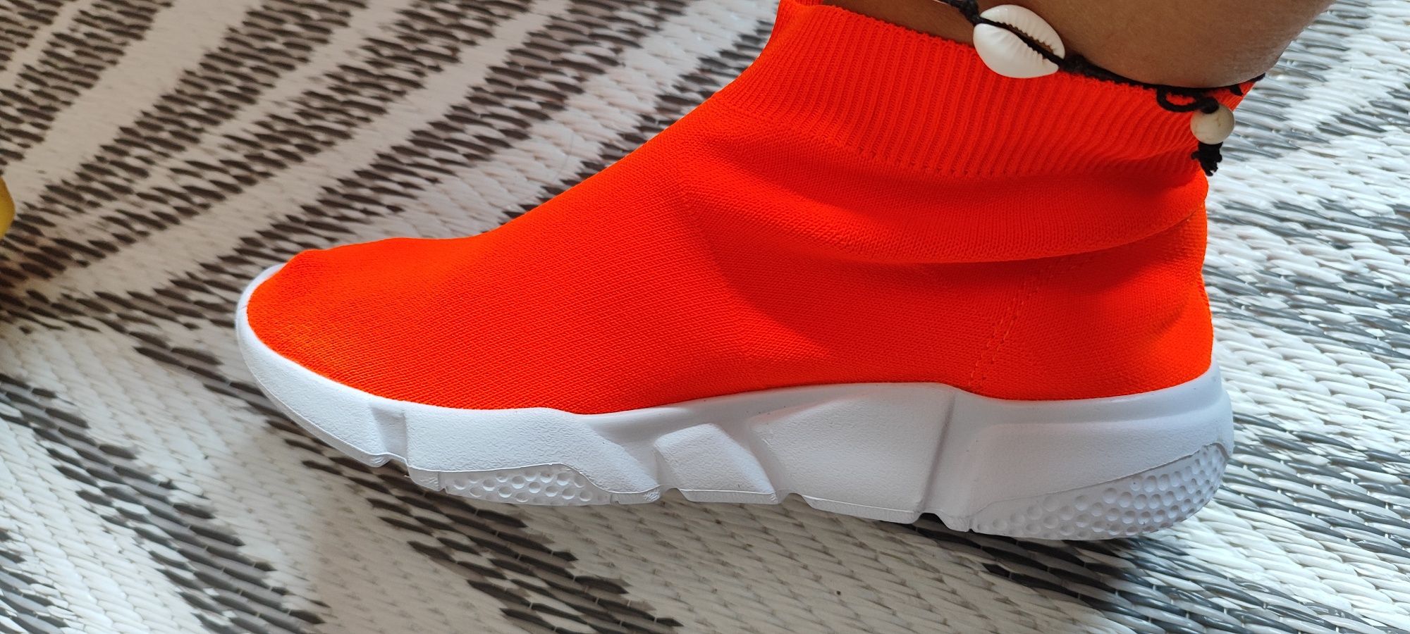 Buty snikers skarpety haluksy adidasy sportowe neon gumki sneakersy r.