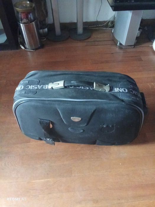 Mala trolley em bom estado geral