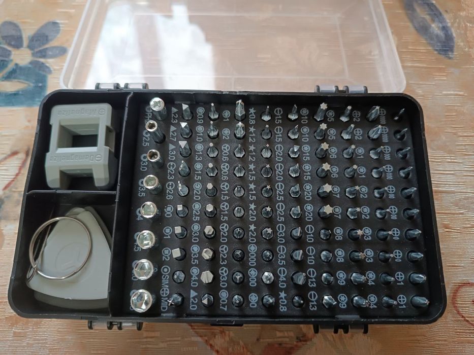 Набор викруток під любе викручування є все