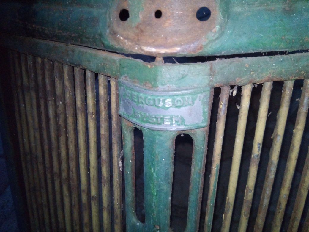 Zabytkowy traktor Maska Ford N oryginał