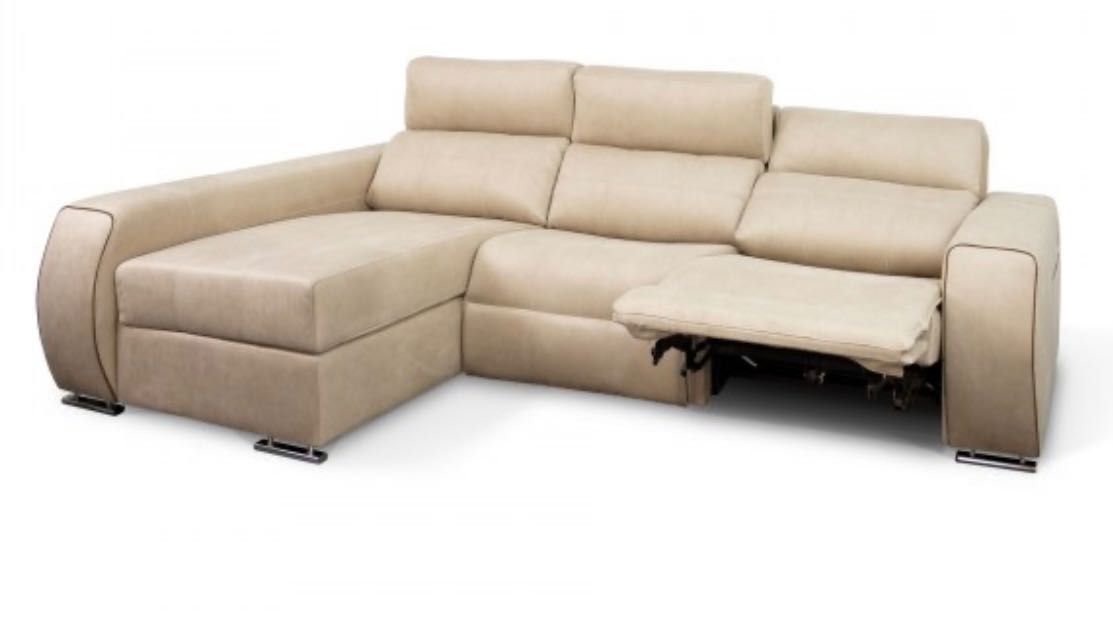 Sofá bege com duas posições relax
