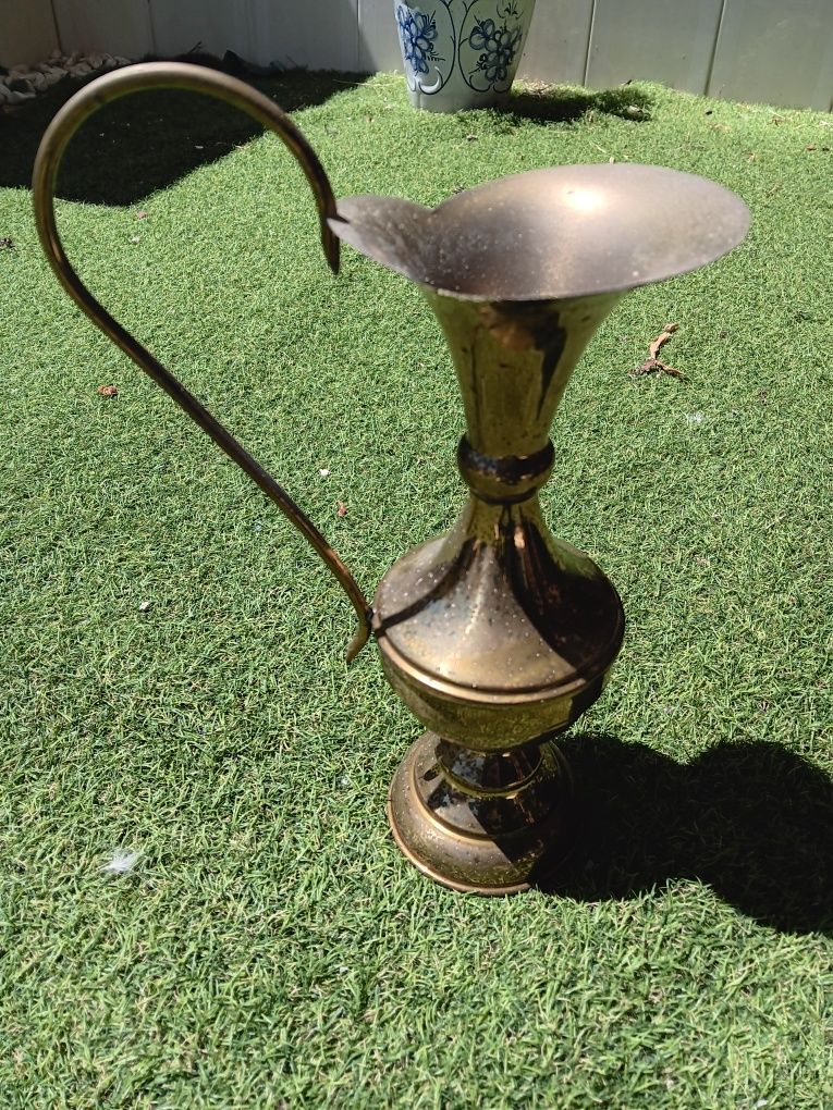 Jarro antigo em latão 25cm