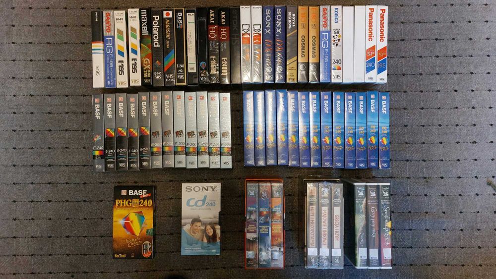 Magnetowid Panasonic NV-F65HQ z kasetami VHS Sony/BASF/AKAI/Panasonic