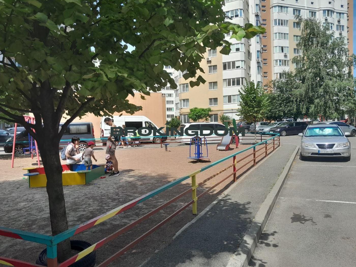 Продаж велика 1-кімн квартира, 55 м² / вул. Симоненка 2-б, / Бровари