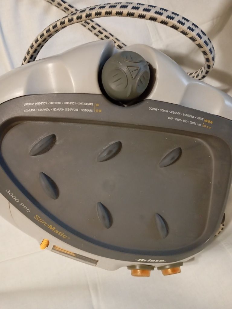 Праска утюг з парогенератором Ariete 3000