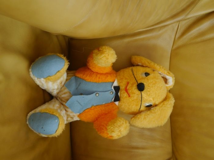 Іграшка м"яка велика " Веселий заєць-зайчик"