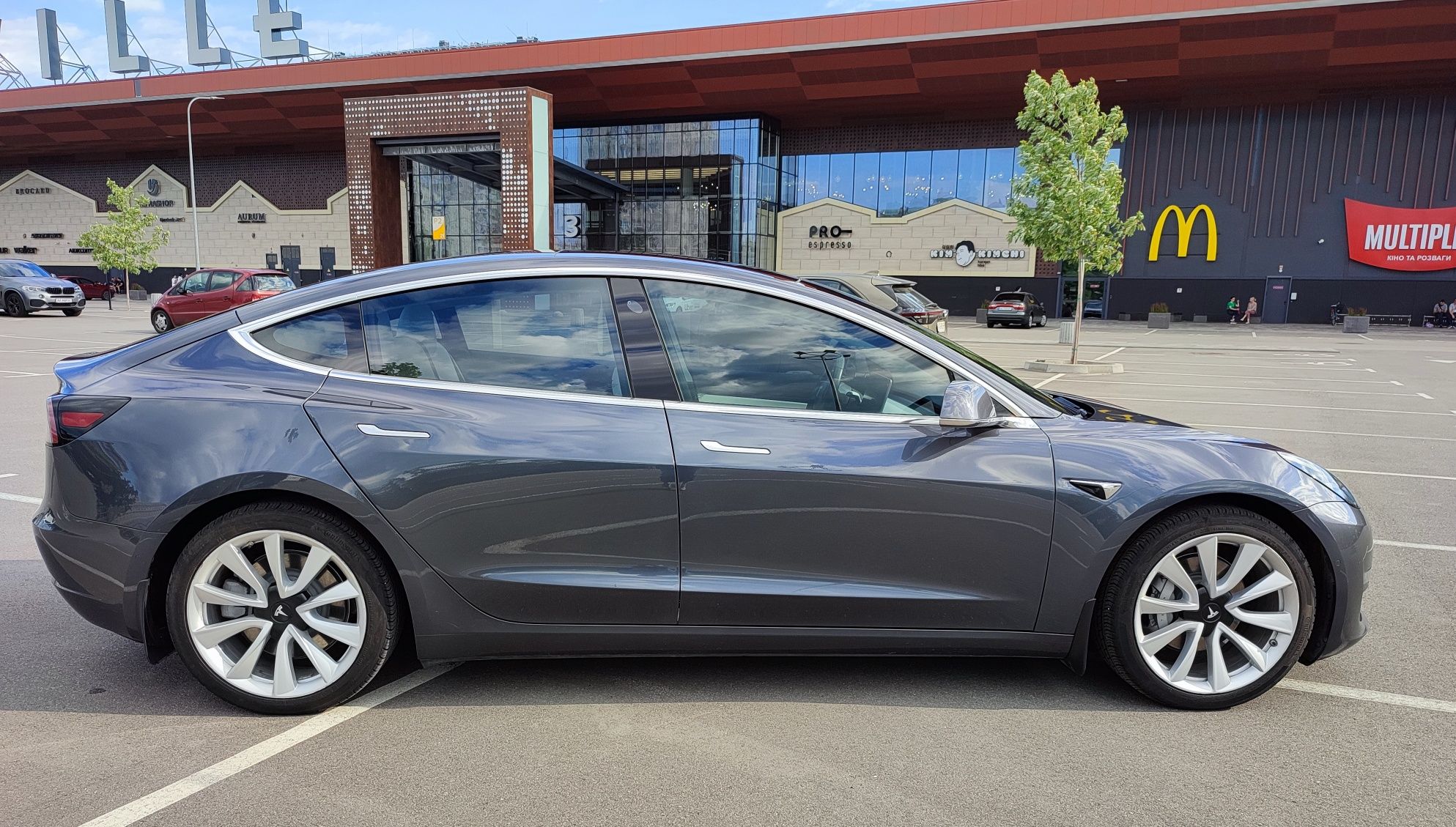 Tesla Model 3 Mid Range 2018 62 kwt