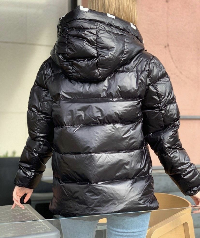 Пуховик женский moncler