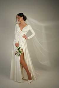 Весільна сукня *