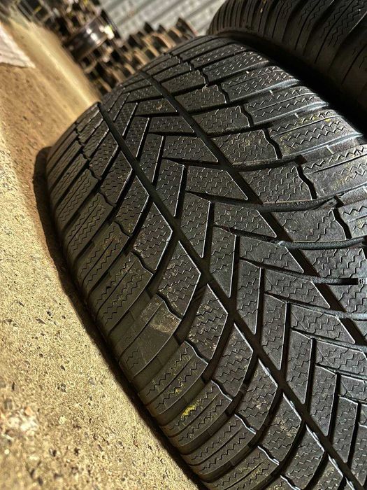 Шини Bridgestone Blizzak LM005 255/50 R19 зимові CA163