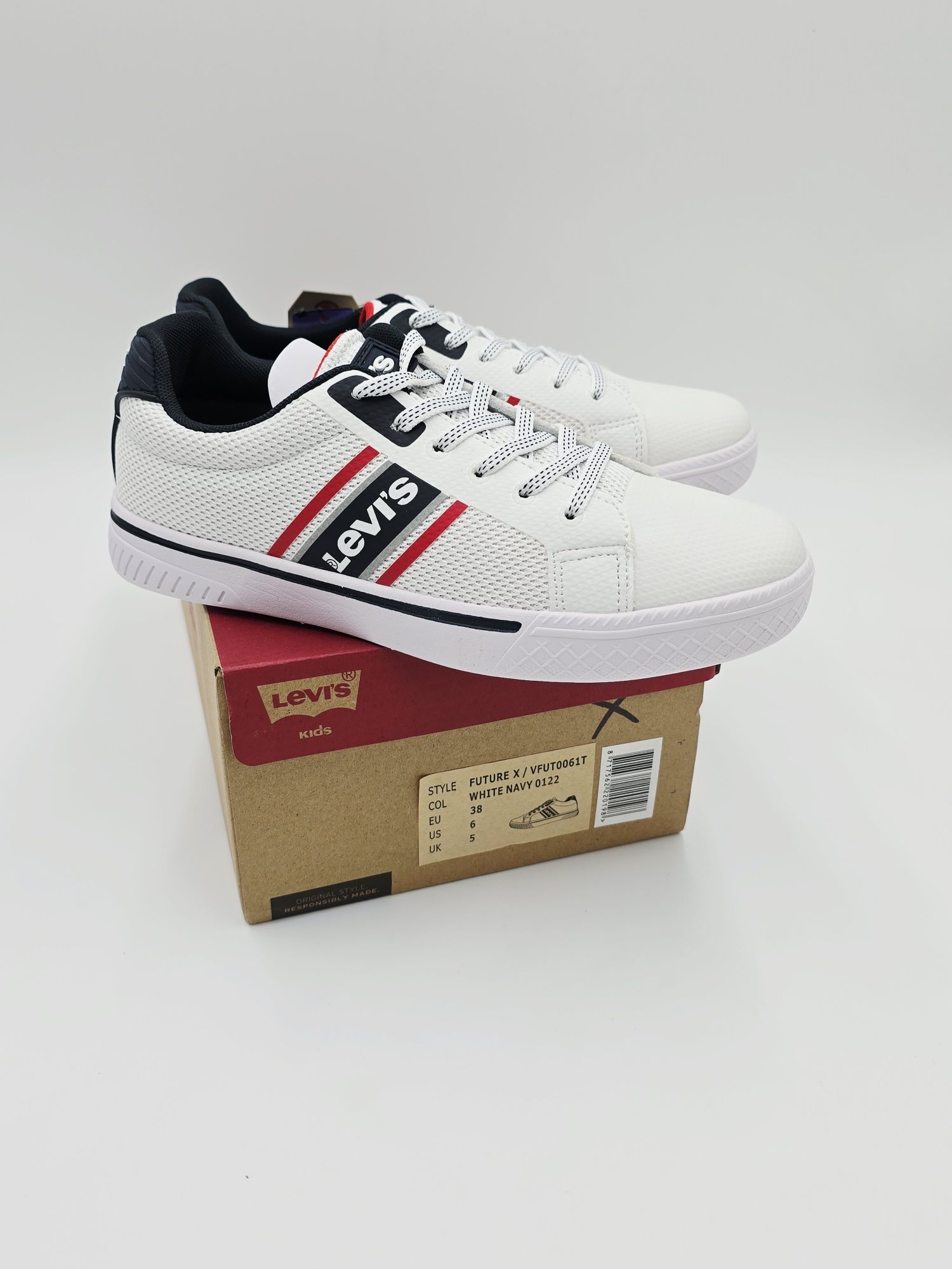 Nowe Levi's Future X r.38