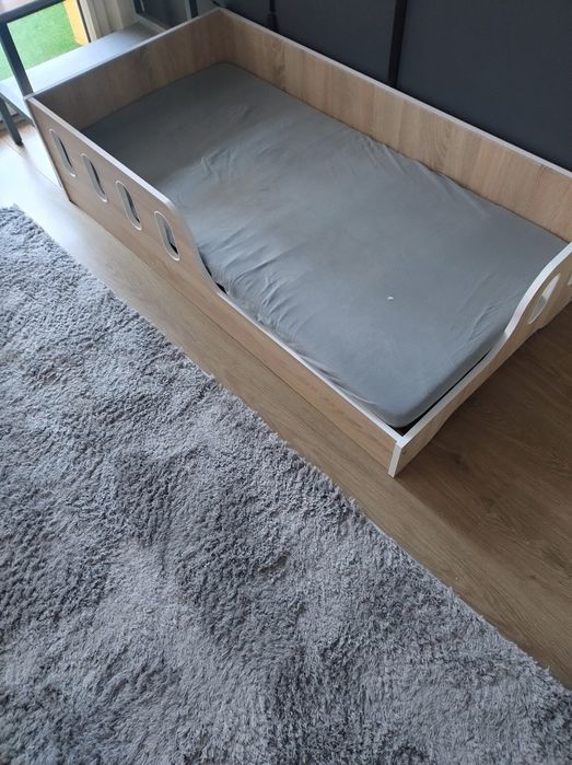 sprzedam łóżeczko 145x74