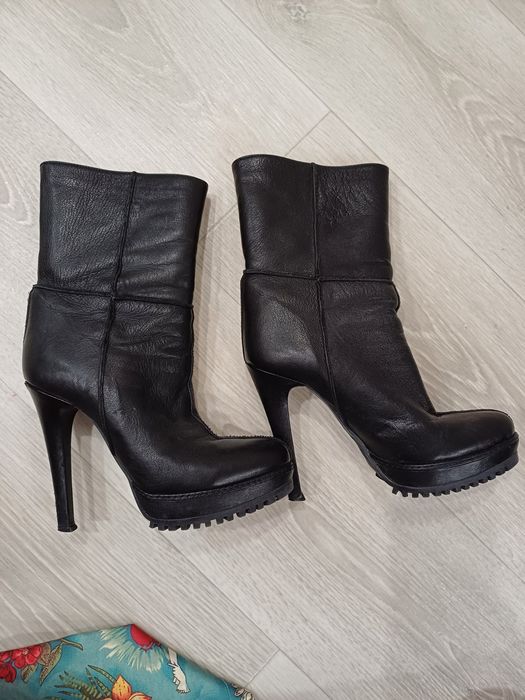 Зимове взуття жіноче