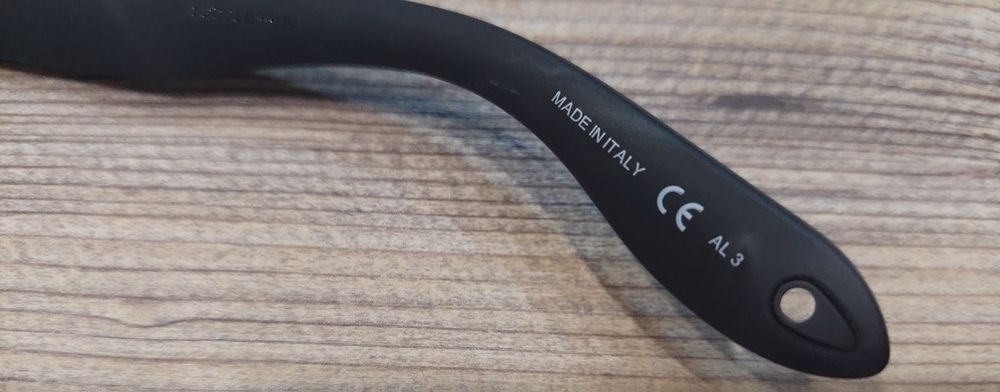 Яскраві і округлі сонцезахисні окуляри  GV7017/S 8VWEJ Givenchy!