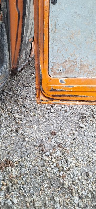 VW T4 Doka prawe tylne drzwi kompletne bez korozji