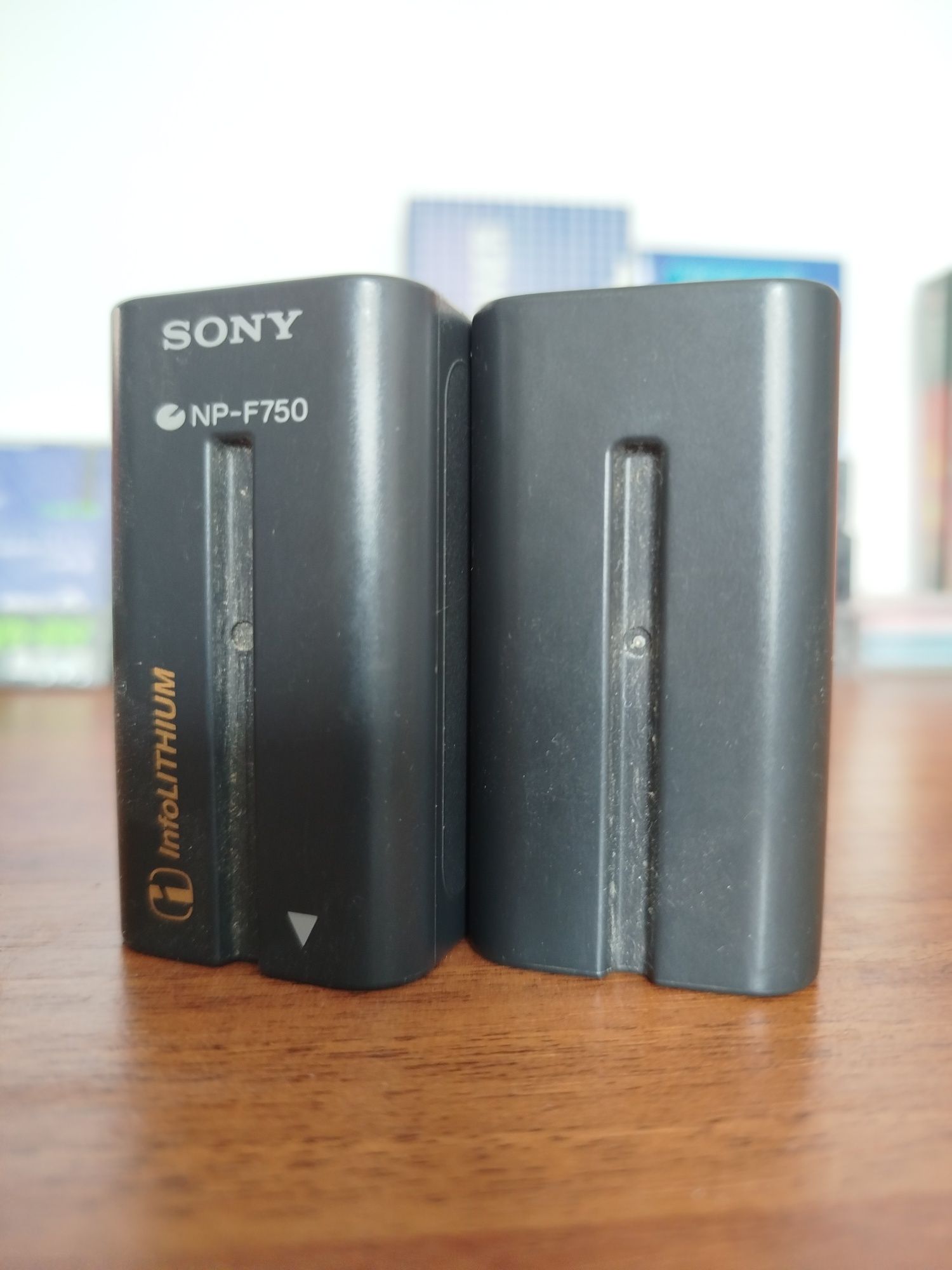 Батарея Sony np-f одним лотом