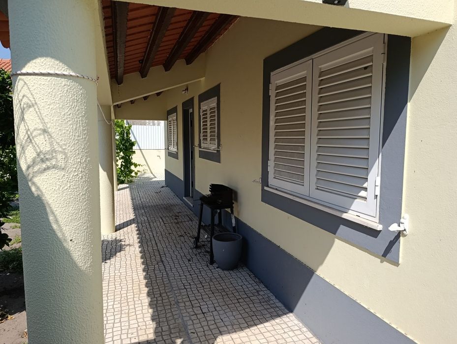 Aluga-se Casa em Azeitão