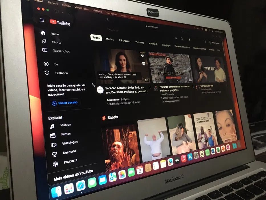 MacBook Air 13” macOS Ventura, Office , SSD Apple 256GB Flash