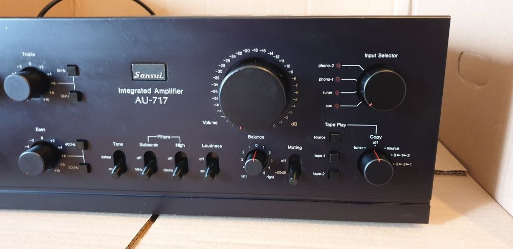 Wzmacniacz      Sansui AU-717