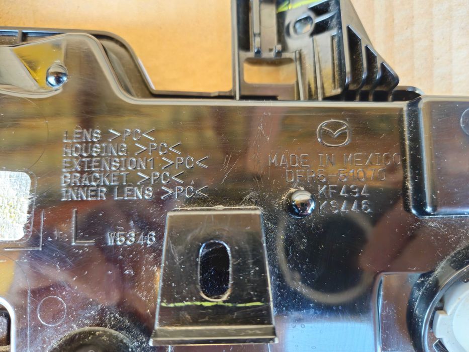 Mazda CX-30, halogeny, kierunkowskazy LED DRL, wer. USA, komplet