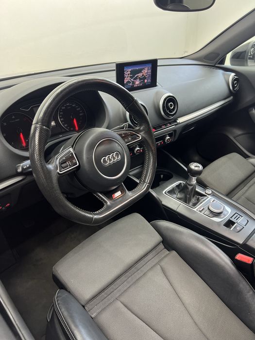 Audi A3 1.6 TDI S-LINE kit RS3