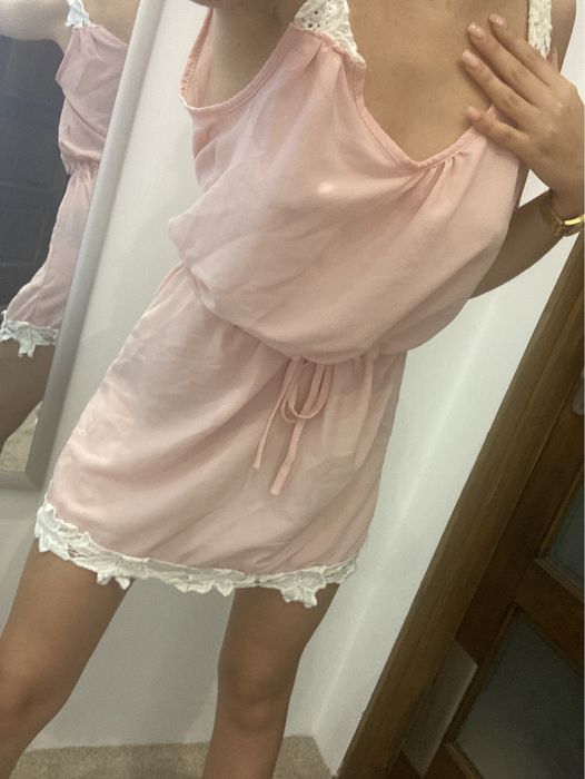 Sukienka na ramiączkach koronka